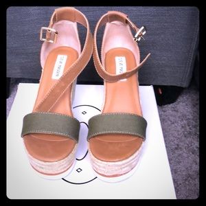 Steve Madden VEDA platforms